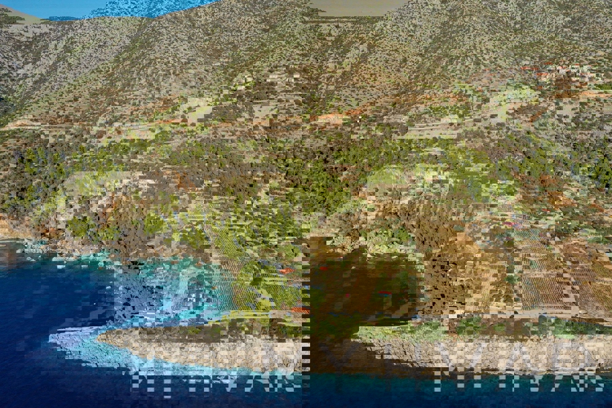 Zemljišče s projektom in pogledom na morje