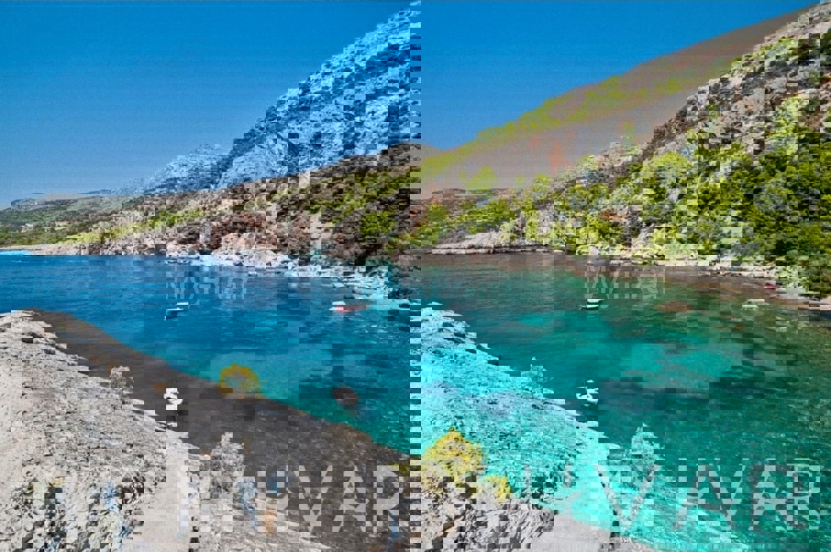 Zemljišče s projektom in pogledom na morje