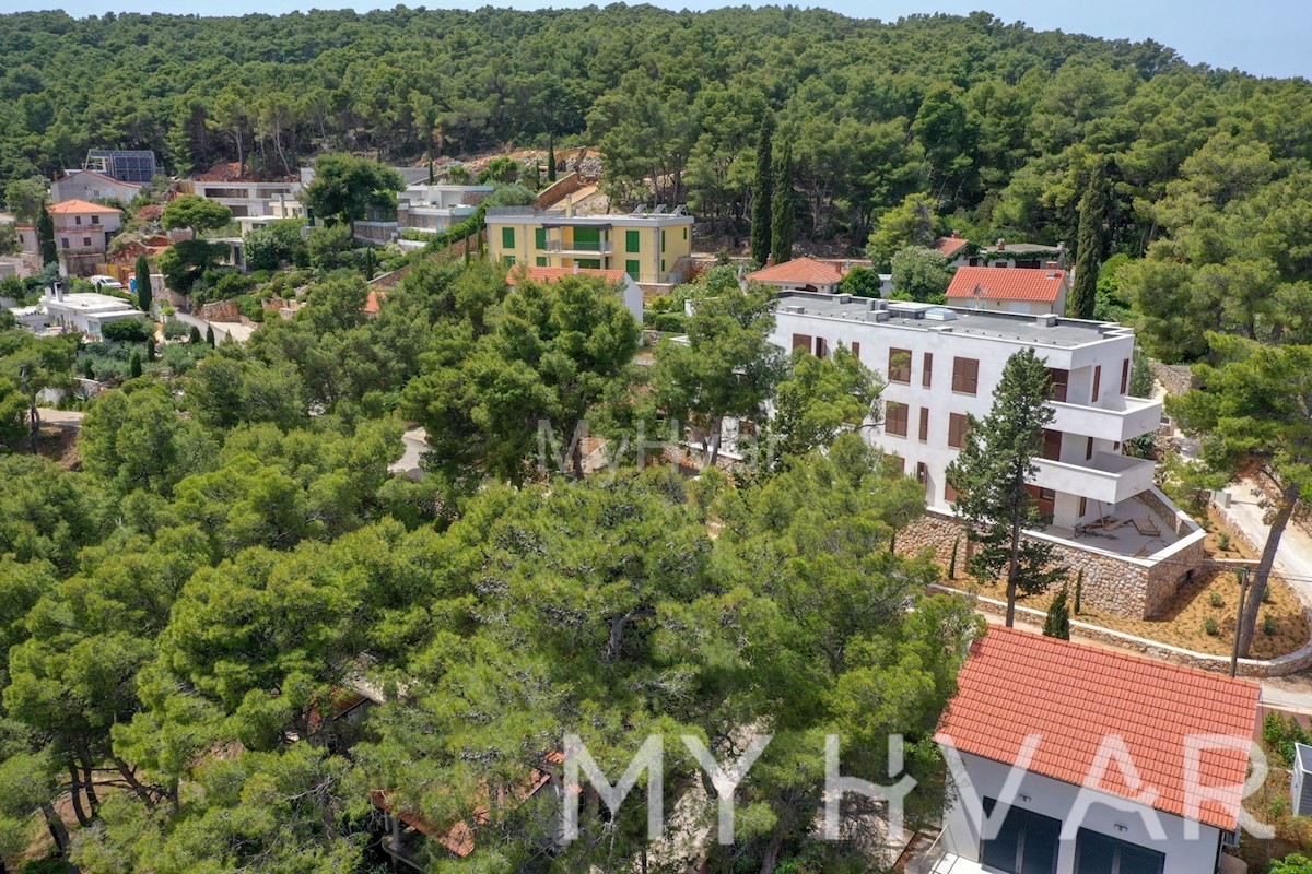 Novozgrajeno stanovanje v prvem nadstropju s pogledom na morje