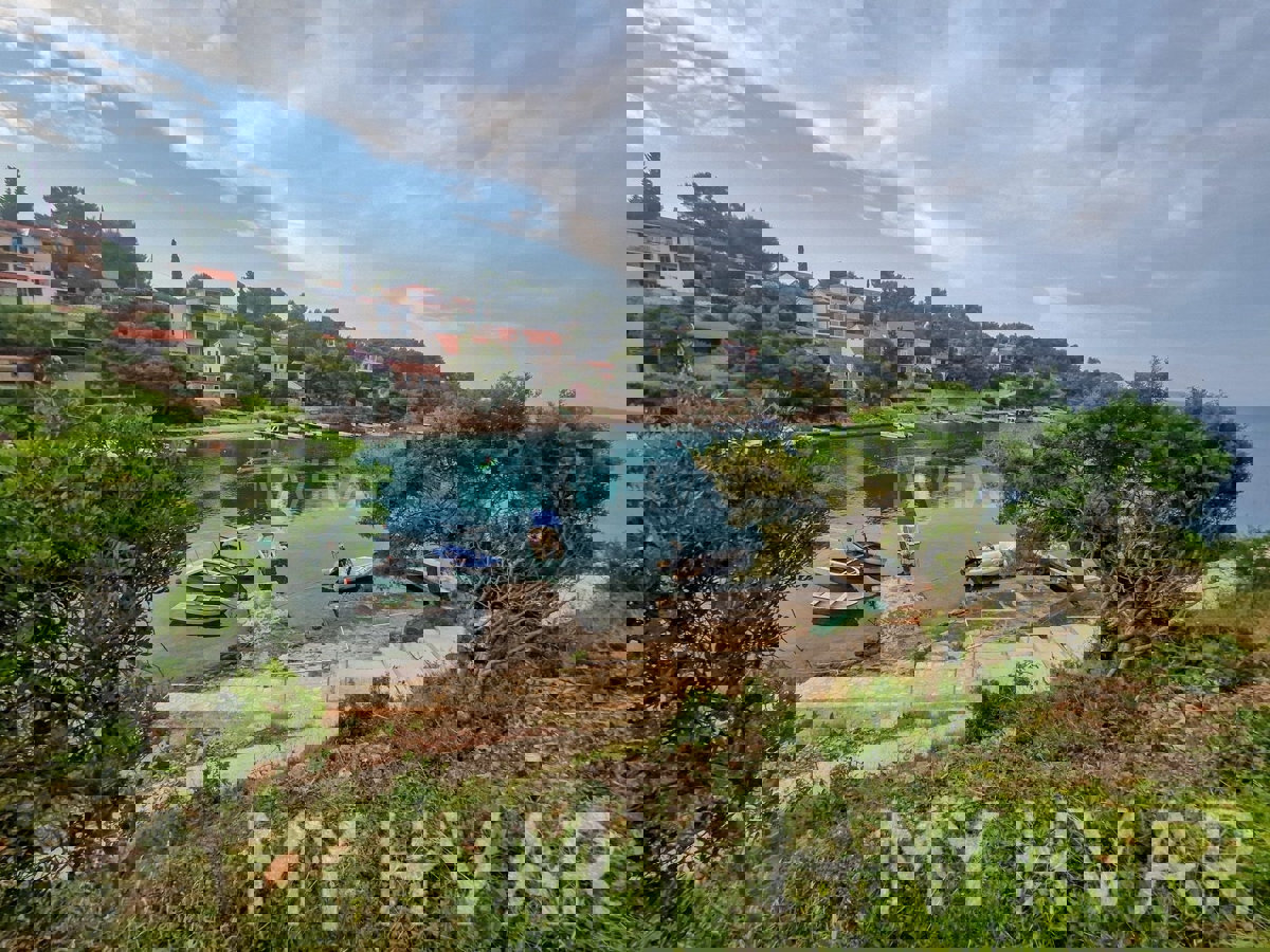 Apartma v hiši v prvi vrsti do morja