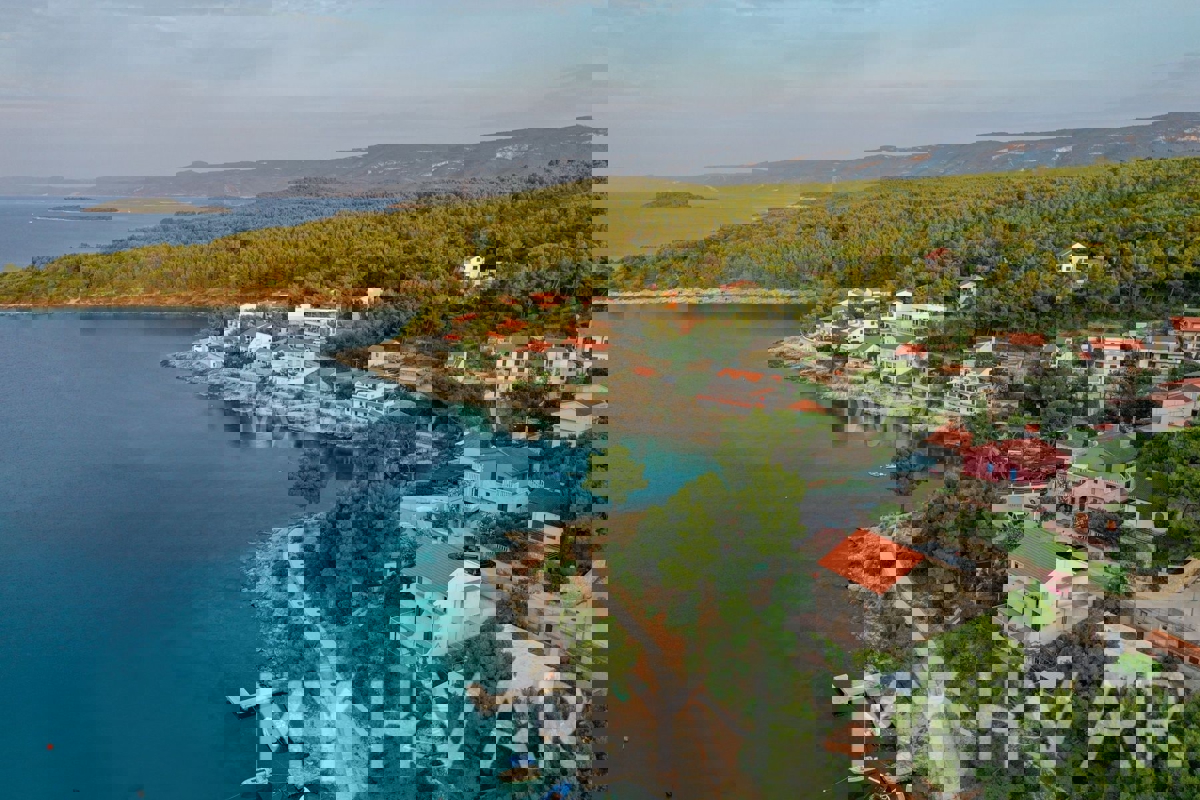 Apartma v hiši v prvi vrsti do morja