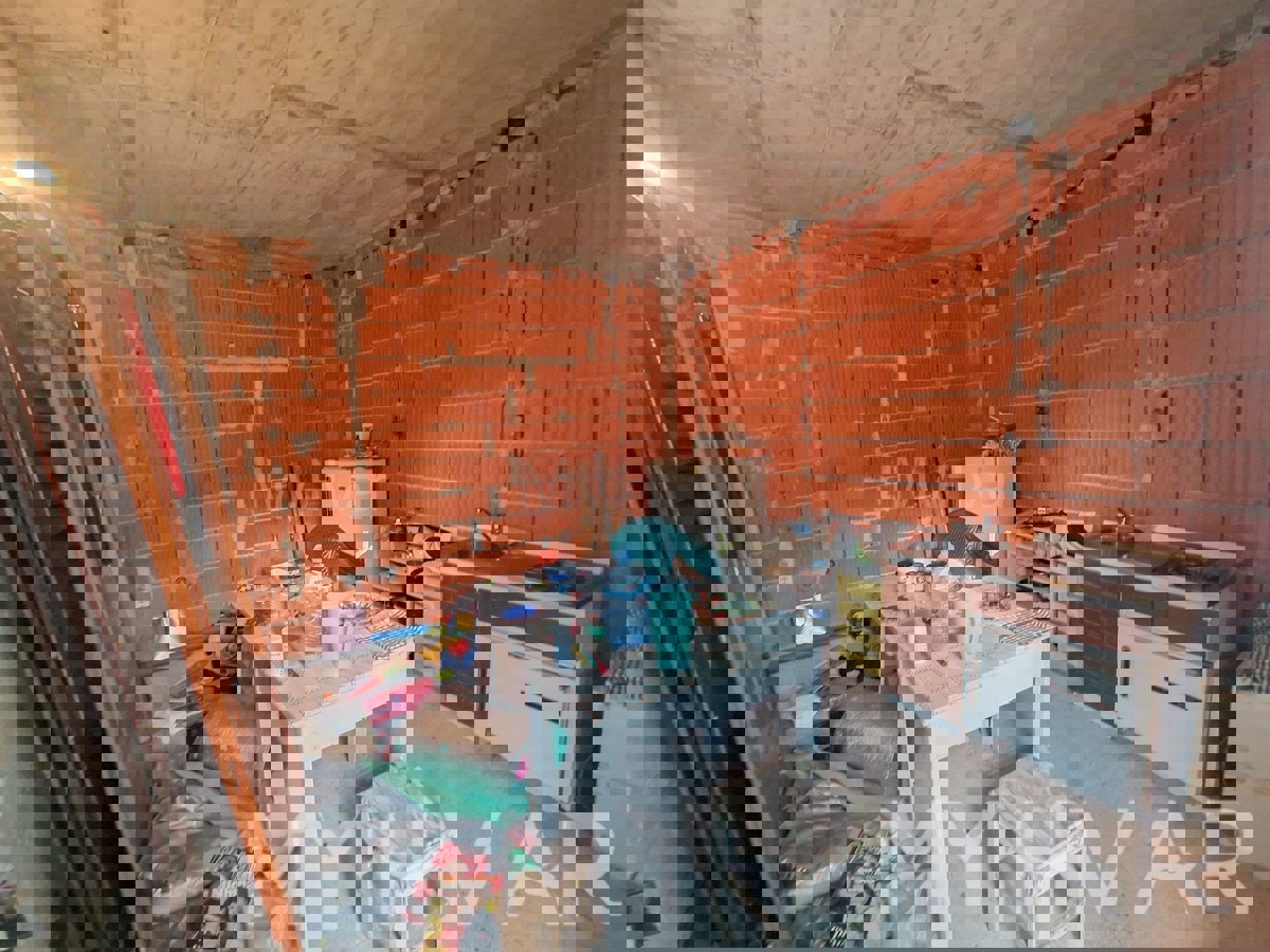 Apartma v hiši v prvi vrsti do morja