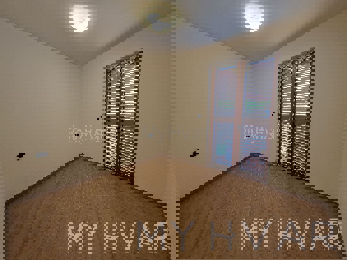 Stanovanjski blok v Vitarnji