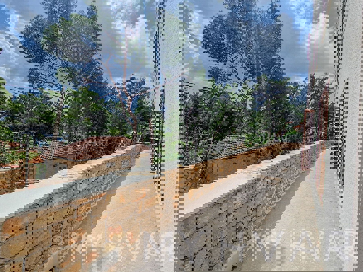 Stanovanjski blok v Vitarnji