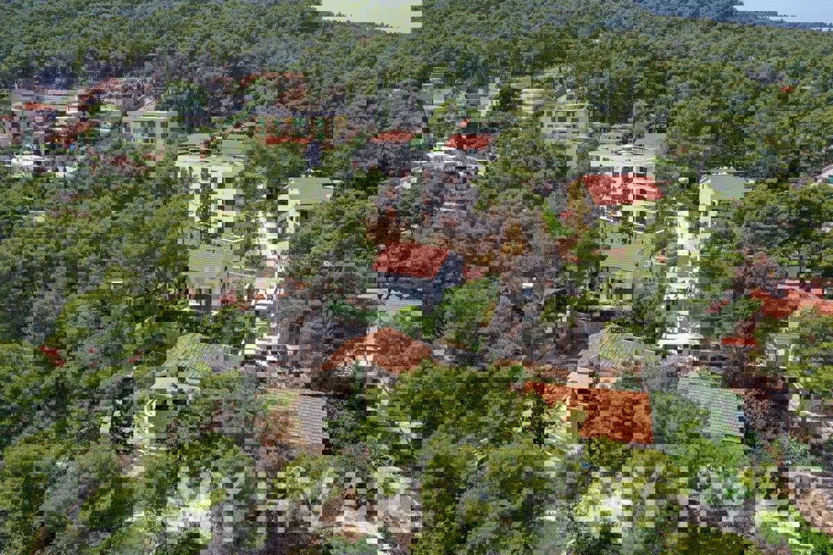 Stanovanjski blok v Vitarnji