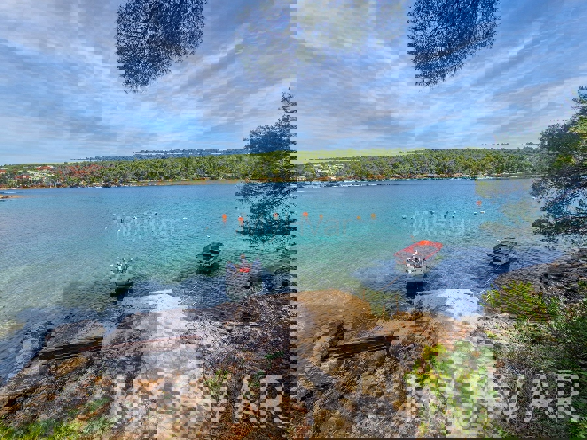 Edinstvena hiša v prvi vrsti do morja v Jelsi/Vrboski