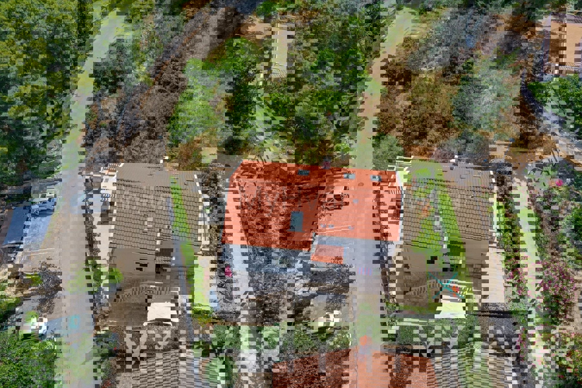 Edinstvena hiša v prvi vrsti do morja v Jelsi/Vrboski