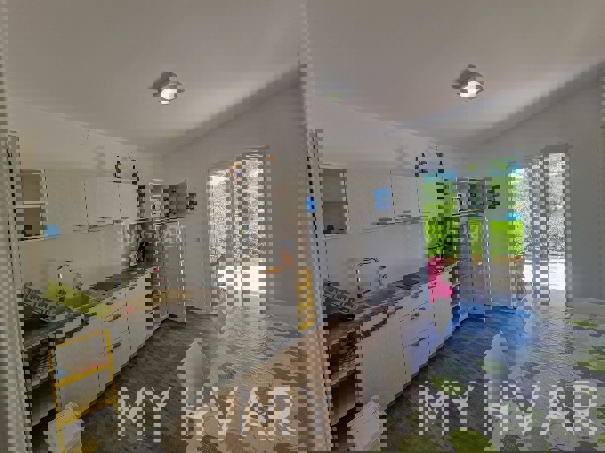 Edinstvena hiša v prvi vrsti do morja v Jelsi/Vrboski