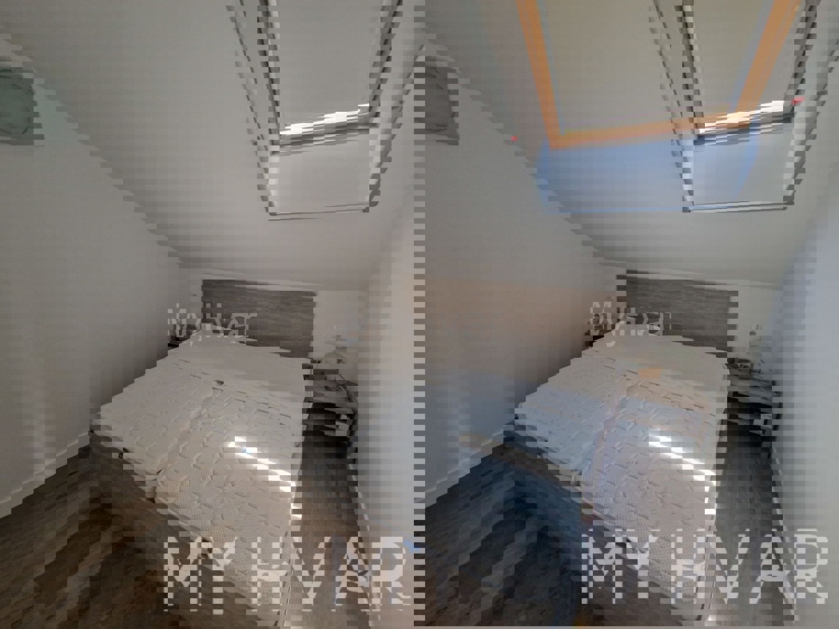 Edinstvena hiša v prvi vrsti do morja v Jelsi/Vrboski