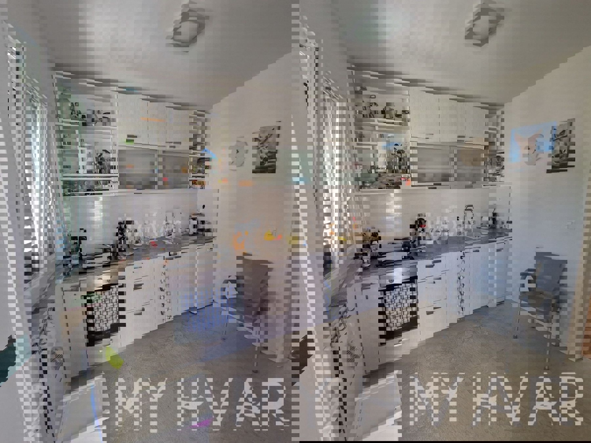 Edinstvena hiša v prvi vrsti do morja v Jelsi/Vrboski