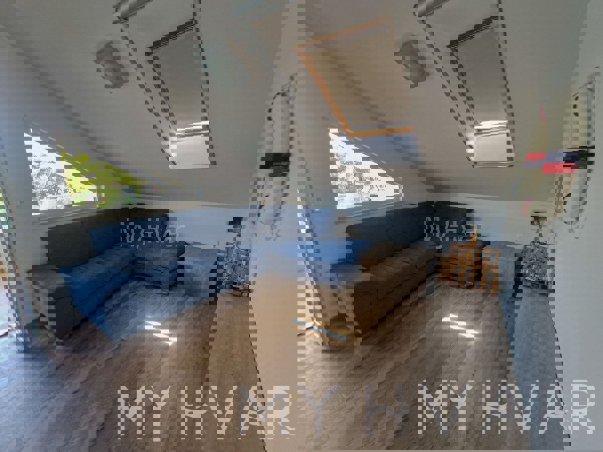 Edinstvena hiša v prvi vrsti do morja v Jelsi/Vrboski