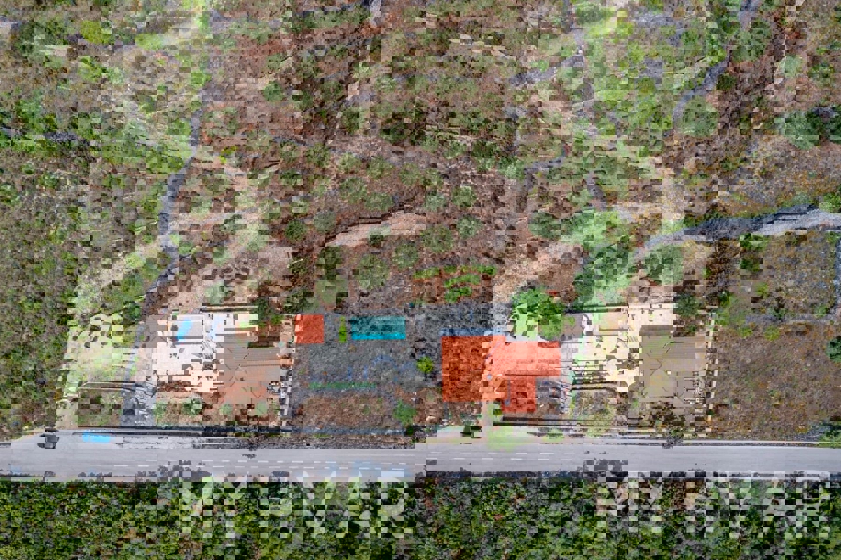 Vila z bazenom in pogledom na morje v Gdinju