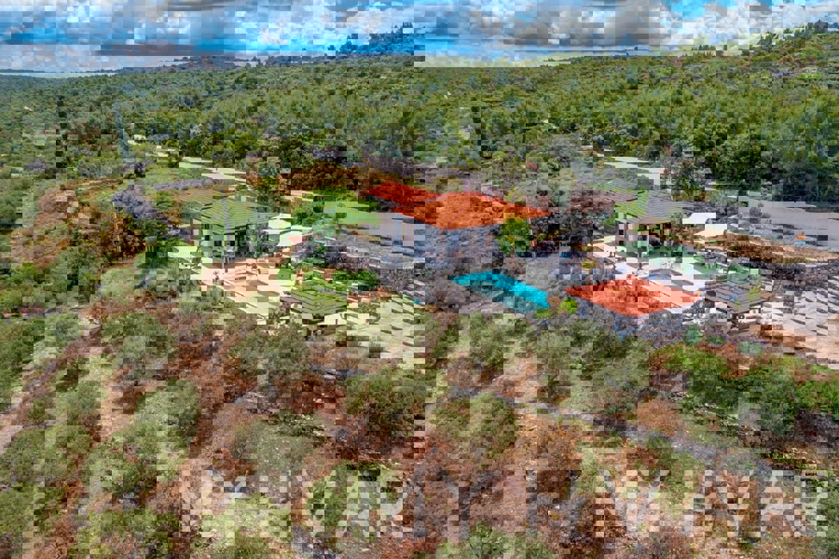 Vila z bazenom in pogledom na morje v Gdinju