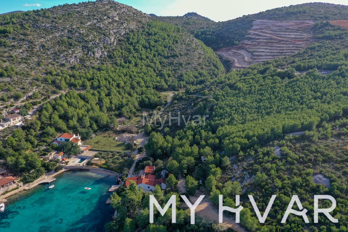 Zemljišče Pribinja v bližini mesta Hvar