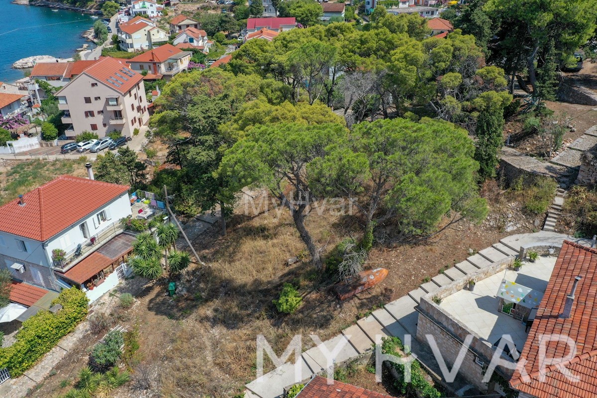 Gradbena parcela v centru s pogledom na morje