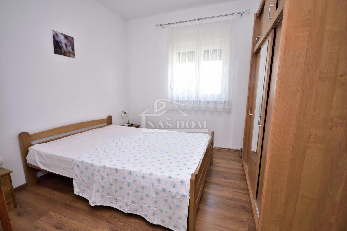 Vodice - Hiša s 5 apartmaji, pogled na morje