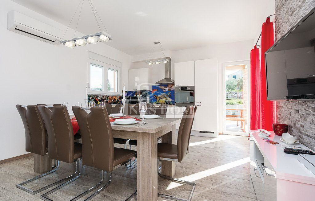 Debeljak, Sukošan - Vila s bazenom