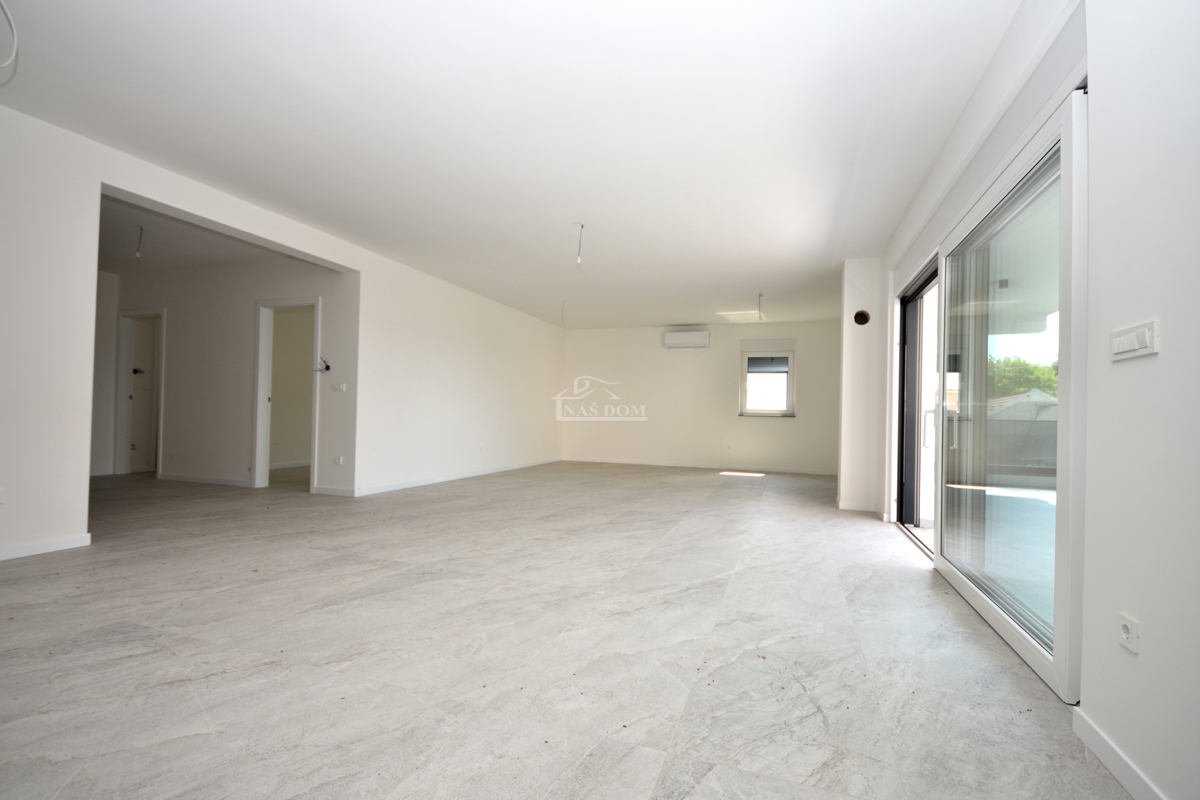 Luksuzno stanovanje S6, pogled na morje, 50m od plaže