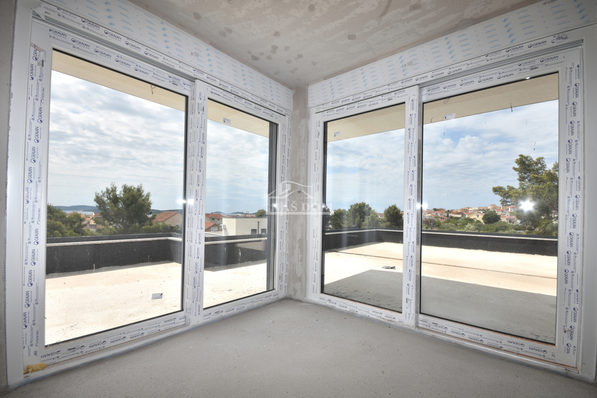 Vodice - NOVOGRADNJA S4 stanovanje s strešno teraso