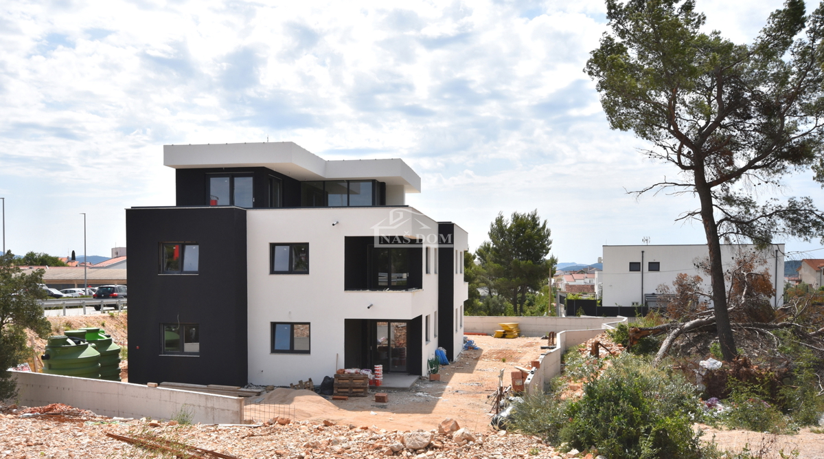 Vodice - NOVOGRADNJA S4 stanovanje s strešno teraso