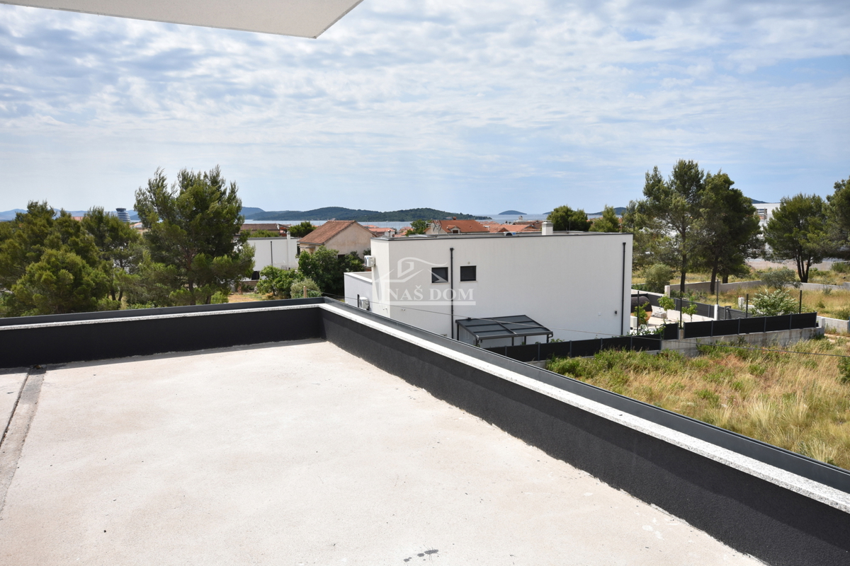 Vodice - NOVOGRADNJA S4 stanovanje s strešno teraso