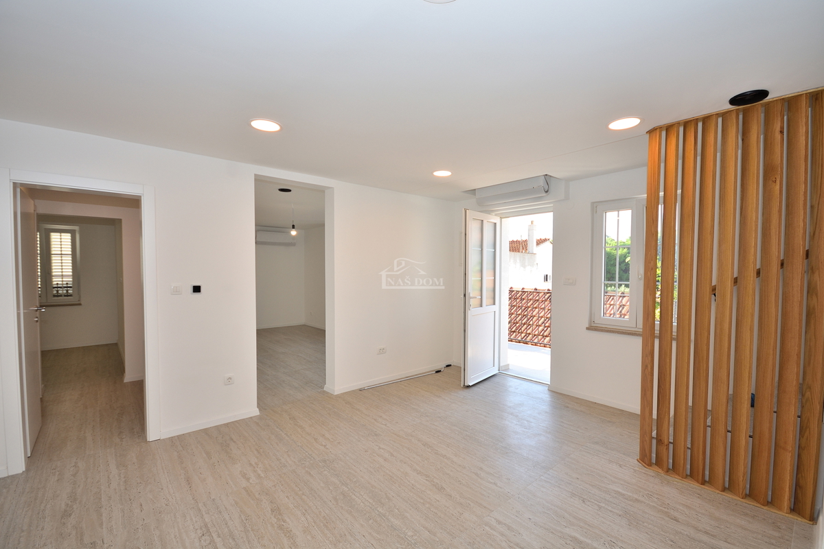 Vodice - dvonadstropno stanovanje v bližini plaže in centra