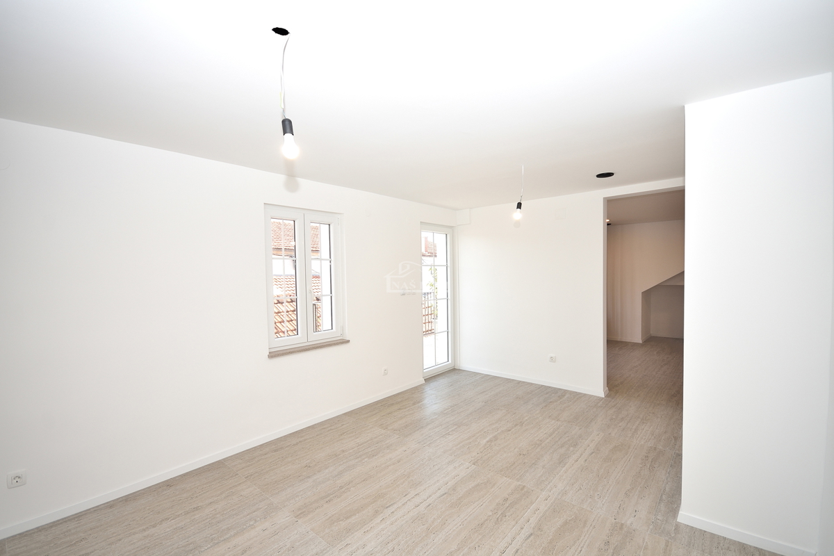 Vodice - dvonadstropno stanovanje v bližini plaže in centra