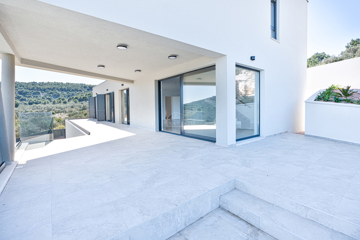 Luksuzna vila s panoramskim pogledom na morje – Betina, otok Murter