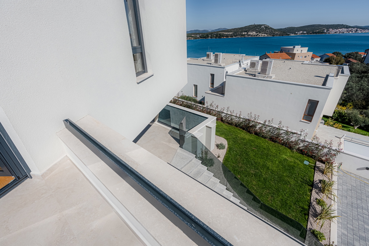 Luksuzna vila s panoramskim pogledom na morje – Betina, otok Murter