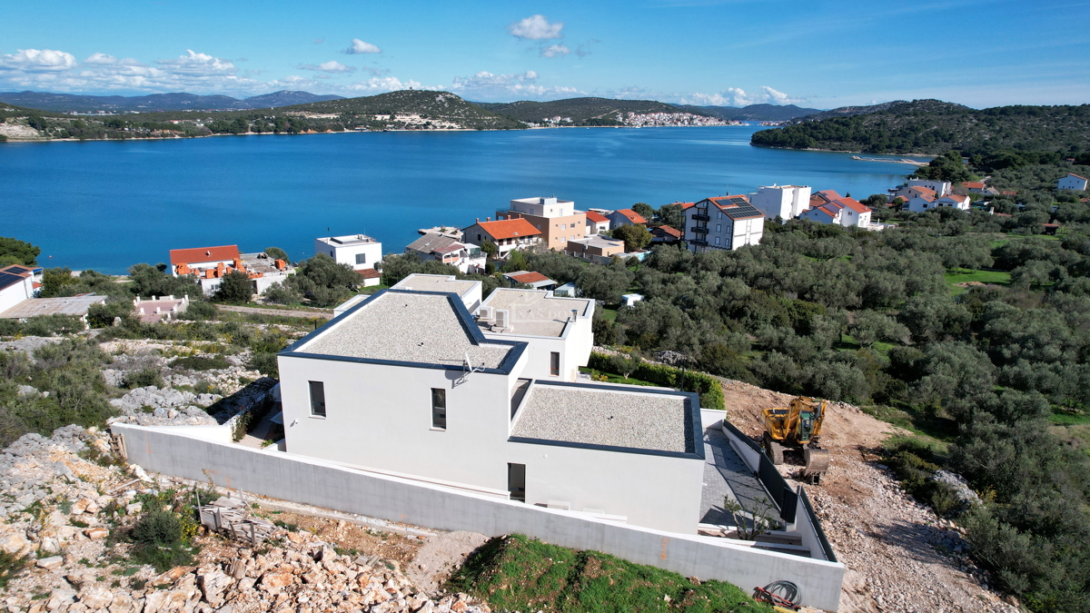 Luksuzna vila s panoramskim pogledom na morje – Betina, otok Murter