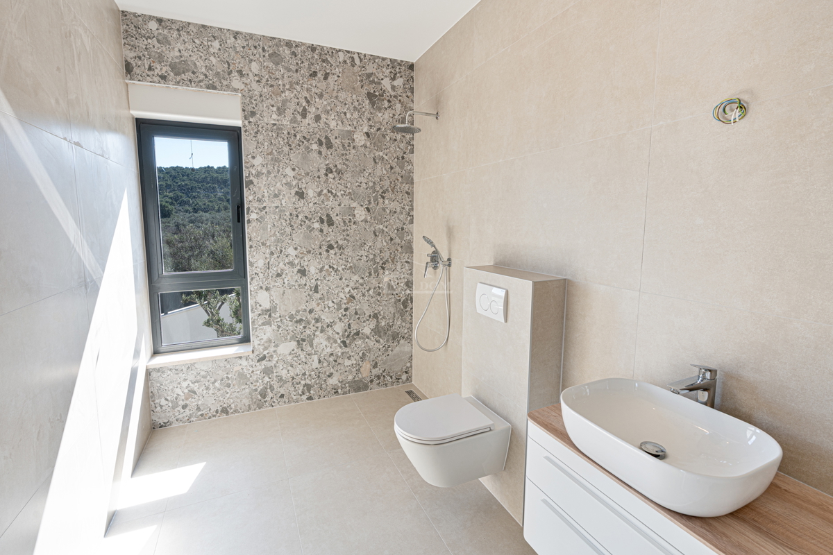 Luksuzna vila s panoramskim pogledom na morje – Betina, otok Murter