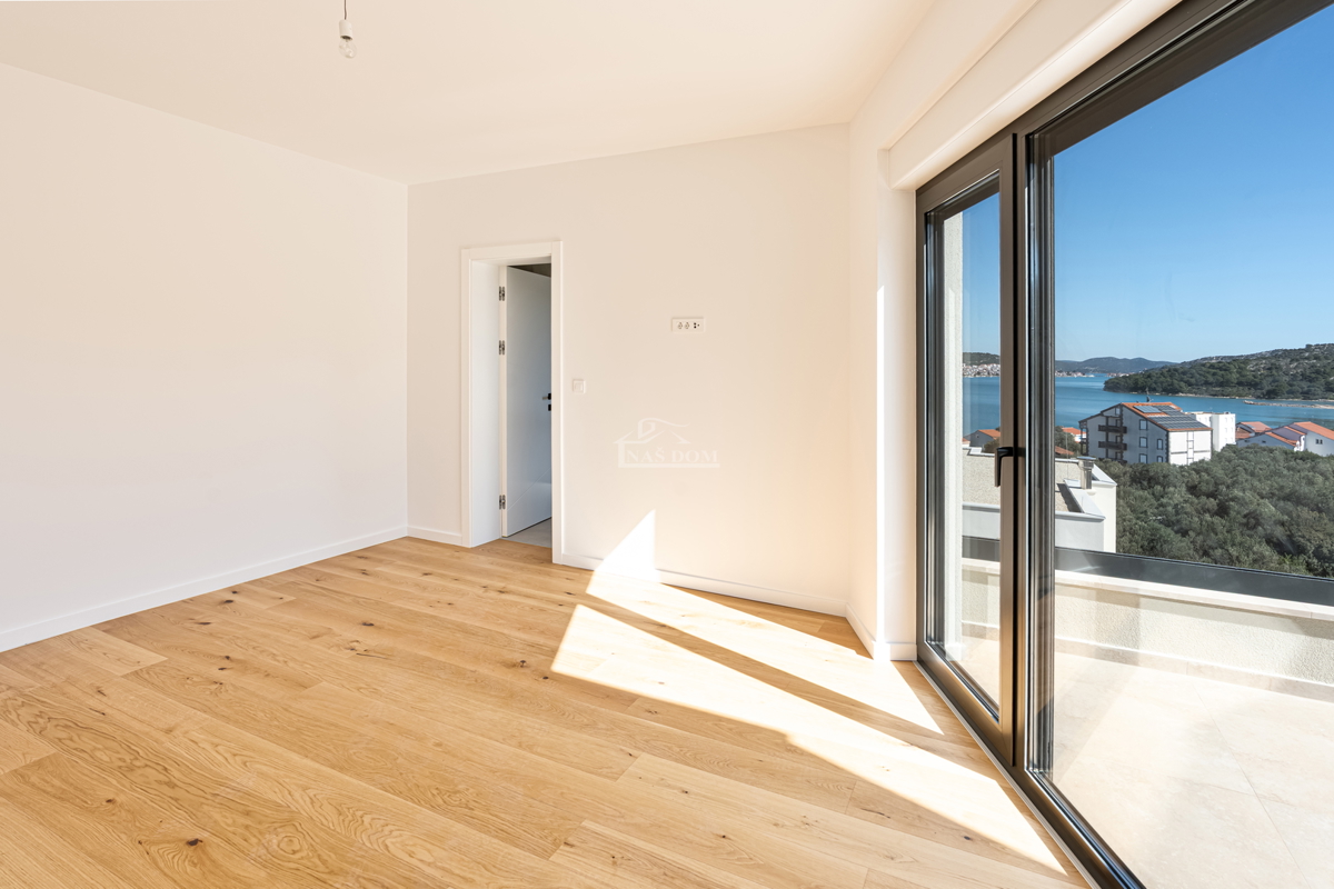 Luksuzna vila s panoramskim pogledom na morje – Betina, otok Murter