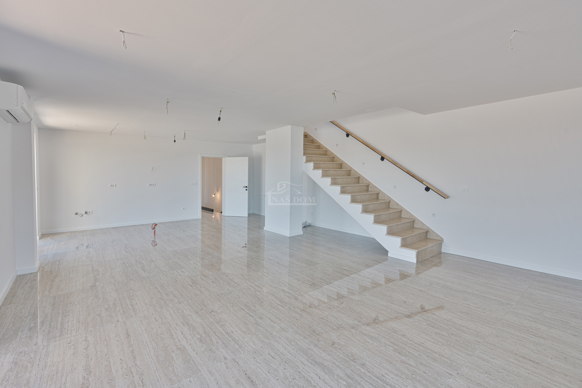 Luksuzna vila s panoramskim pogledom na morje – Betina, otok Murter