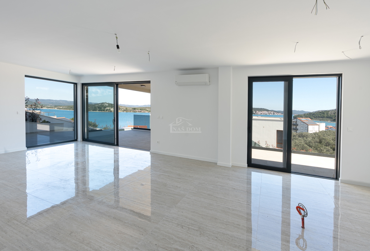 Luksuzna vila s panoramskim pogledom na morje – Betina, otok Murter