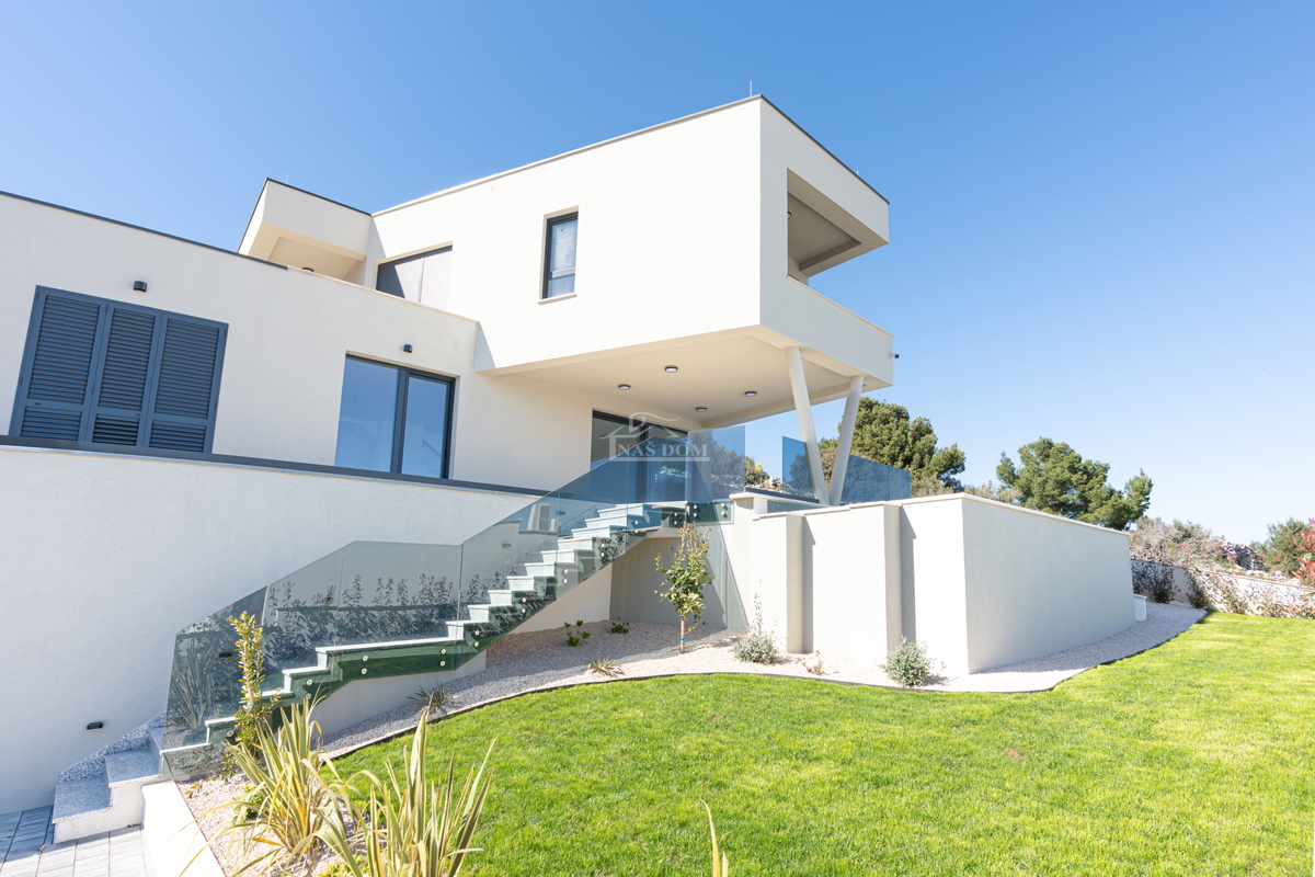 Luksuzna vila s panoramskim pogledom na morje – Betina, otok Murter