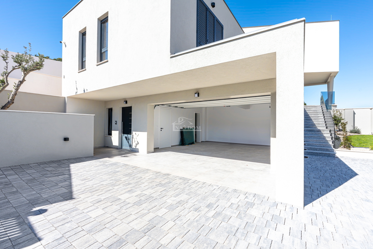 Luksuzna vila s panoramskim pogledom na morje – Betina, otok Murter