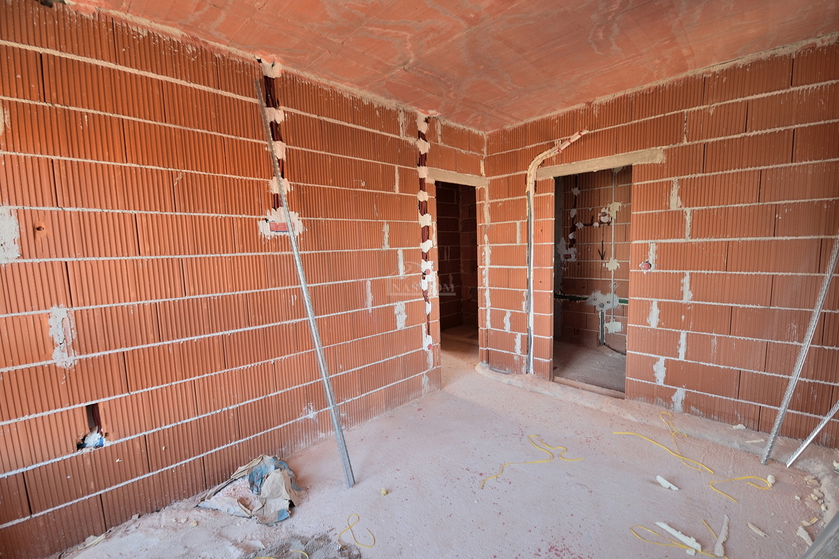 Vodice, SRIMA-** NOVOGRADNJA** S6 Stan s pogledom na morje, 300m od plaže