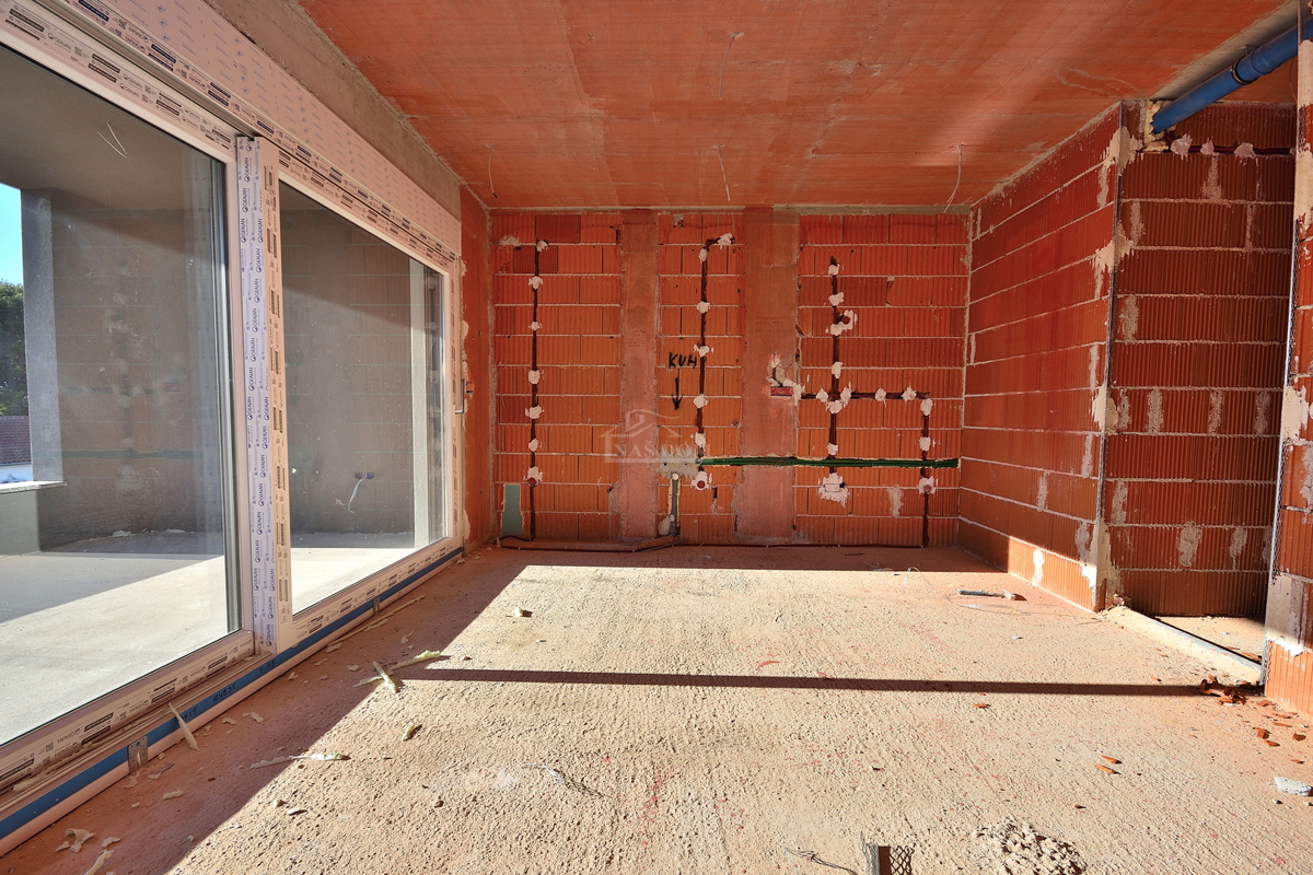 Vodice, SRIMA-** NOVOGRADNJA** S6 Stan s pogledom na morje, 300m od plaže