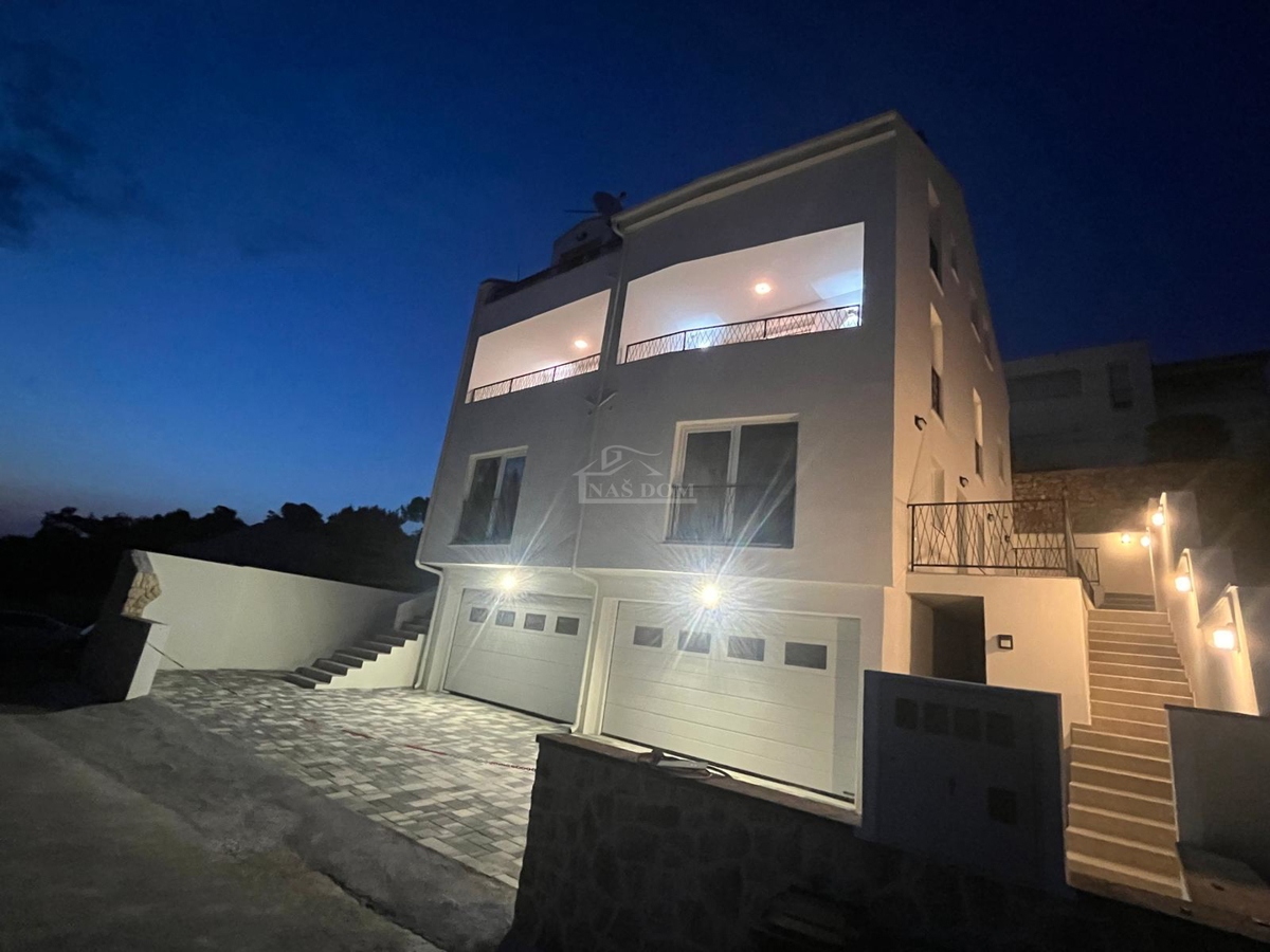 Tisno - *NOVOGRADNJA* S3 dvonadstropno stanovanje, pogled na morje, 50 m od plaže