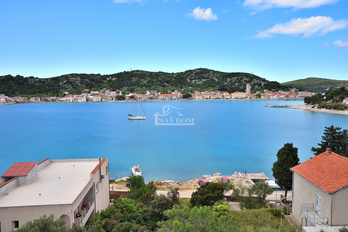 Tisno - *NOVOGRADNJA* S3 dvonadstropno stanovanje, pogled na morje, 50 m od plaže