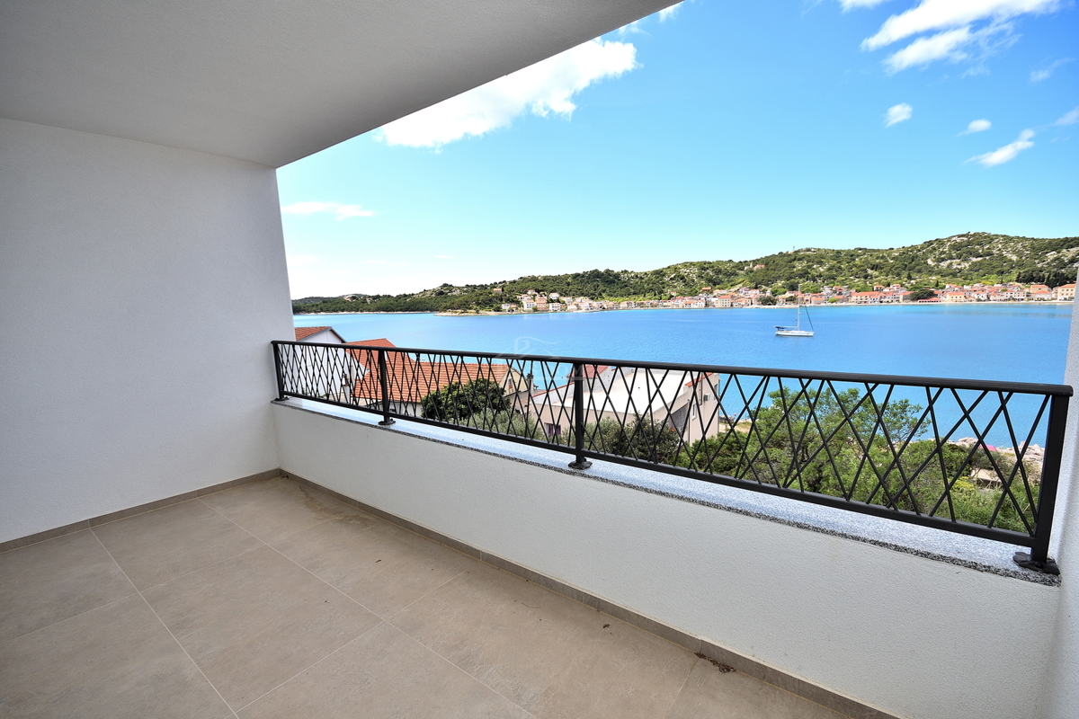 Tisno - *NOVOGRADNJA* S3 dvonadstropno stanovanje, pogled na morje, 50 m od plaže