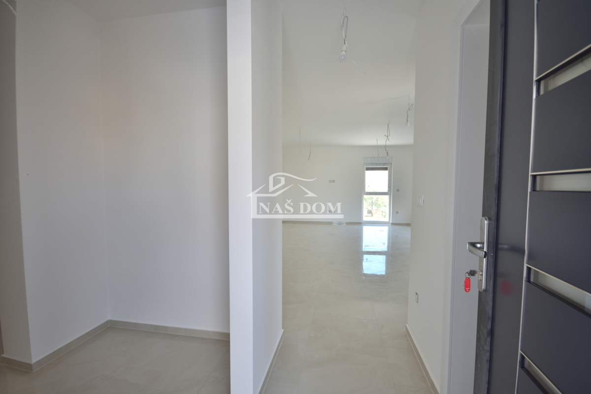 Vodice - Luksuzno stanovanje S2 v prvem nadstropju, odlična lokacija