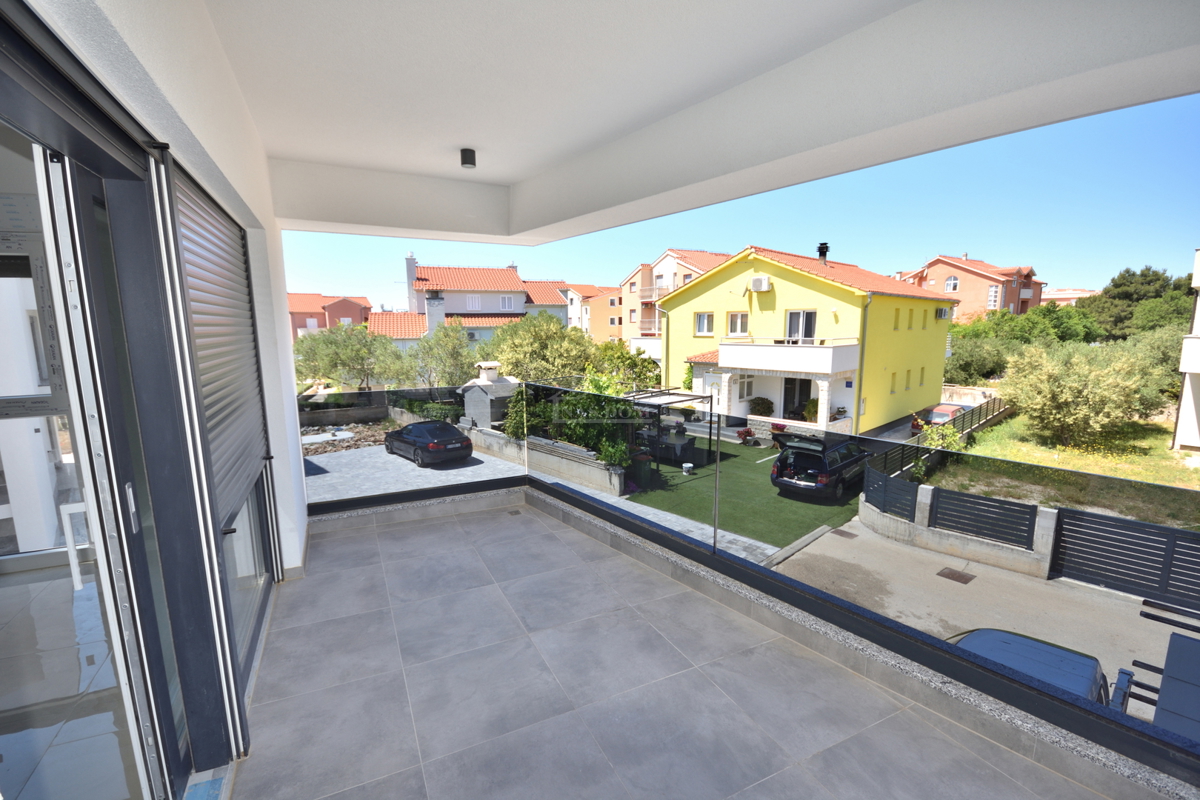 Vodice - Luksuzno stanovanje S2 v prvem nadstropju, odlična lokacija