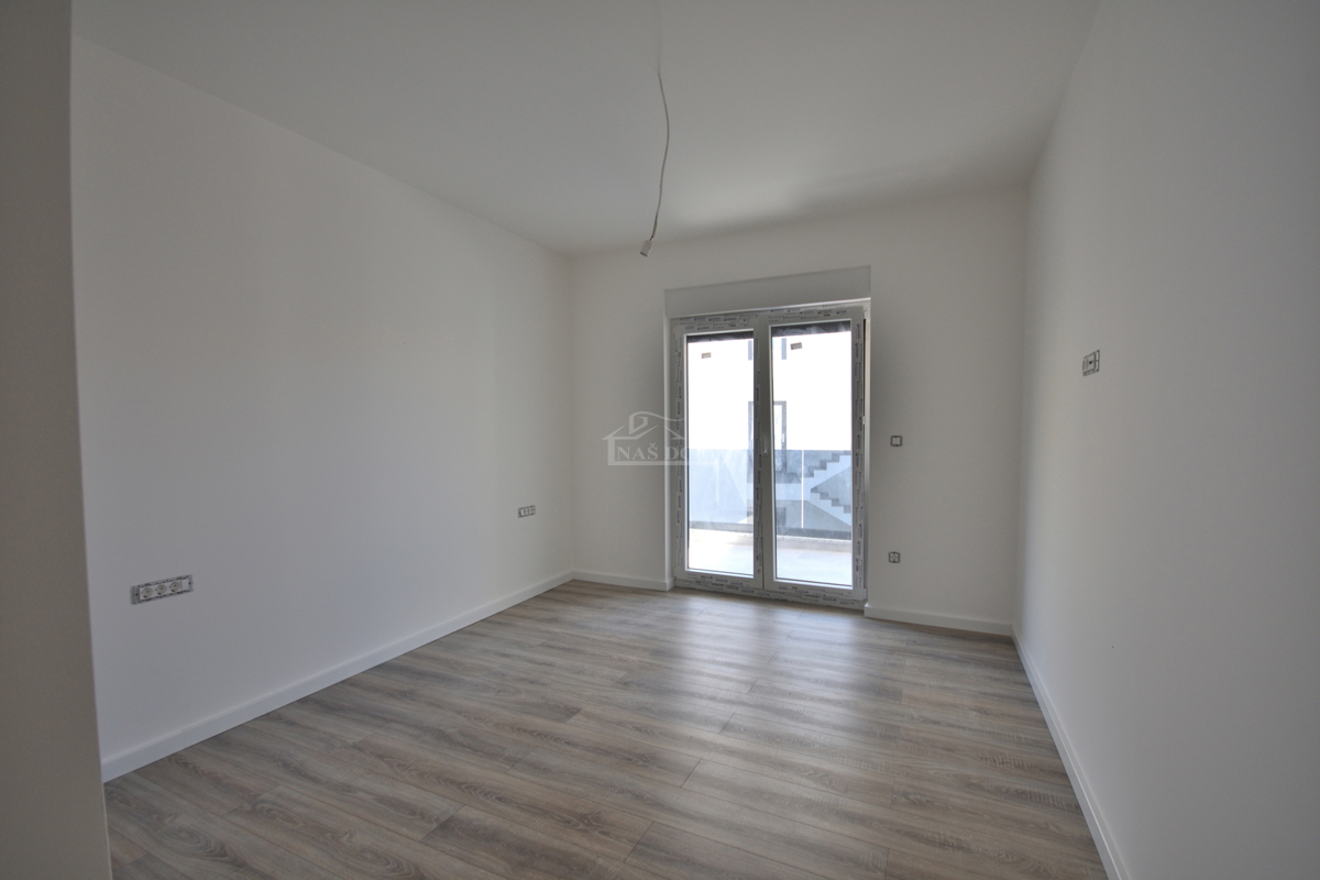 Vodice - Luksuzno stanovanje S2 v prvem nadstropju, odlična lokacija