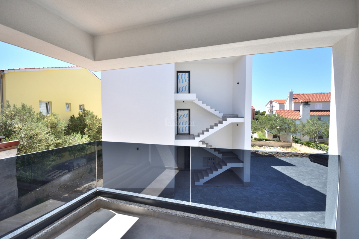 Vodice - Luksuzno stanovanje S2 v prvem nadstropju, odlična lokacija