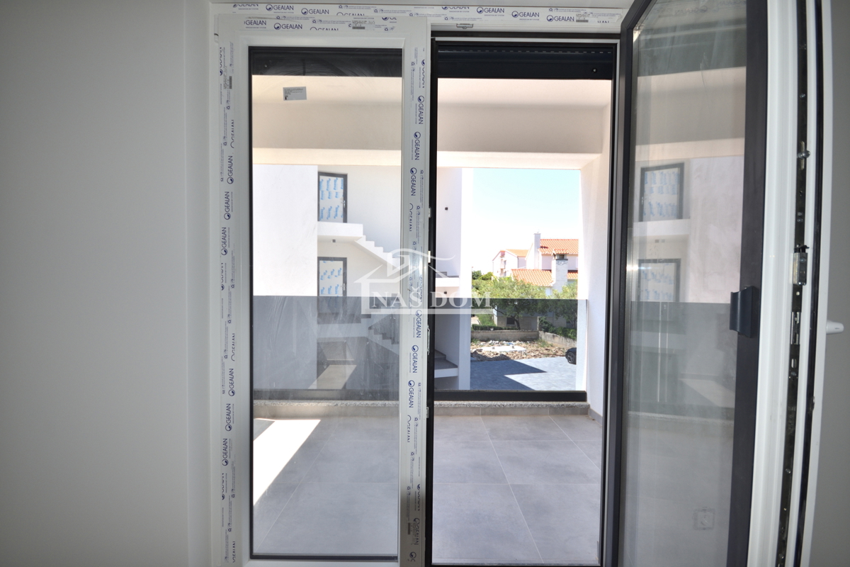 Vodice - Luksuzno stanovanje S2 v prvem nadstropju, odlična lokacija