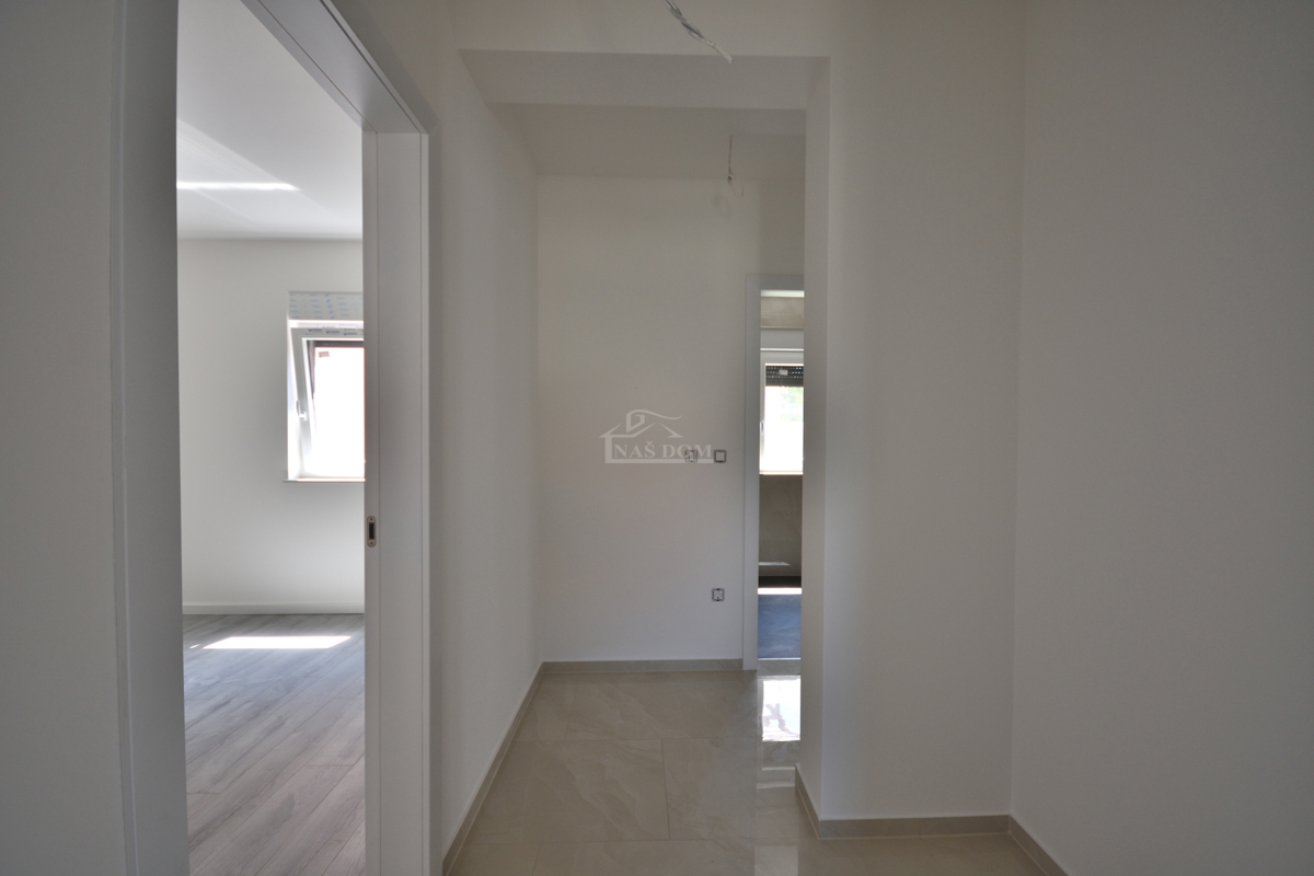 Vodice - Luksuzno stanovanje S2 v prvem nadstropju, odlična lokacija