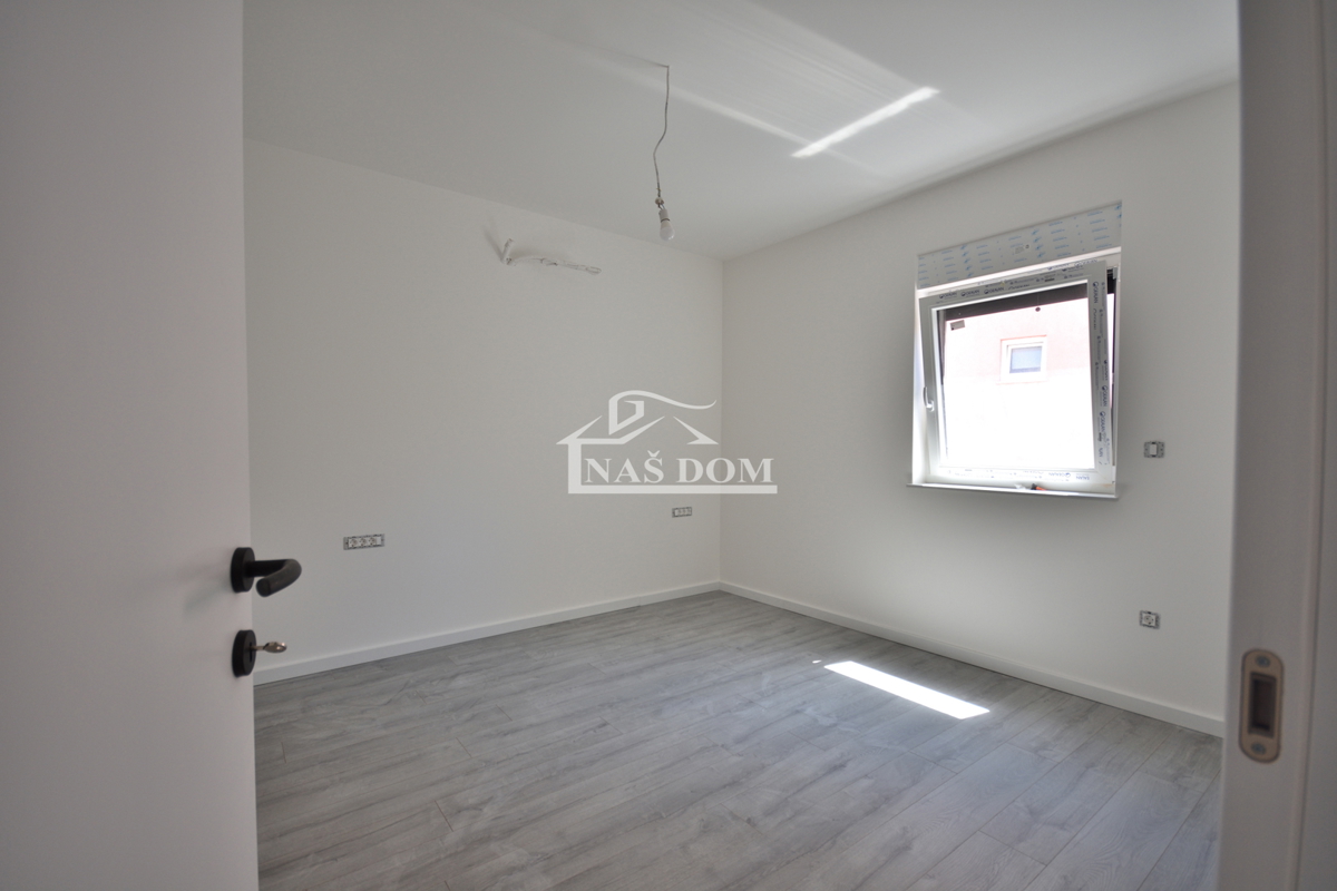 Vodice - Luksuzno stanovanje S2 v prvem nadstropju, odlična lokacija