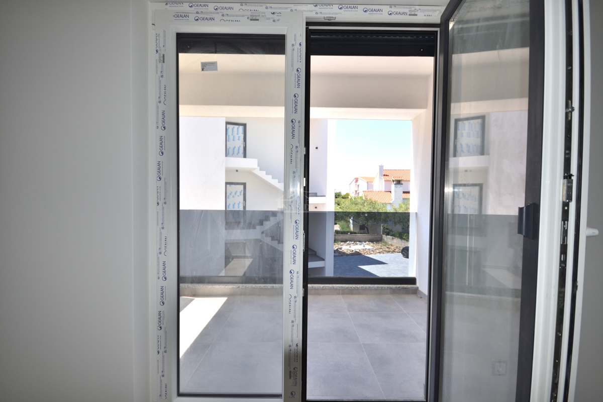 Vodice - Luksuzno stanovanje S2 v prvem nadstropju, odlična lokacija