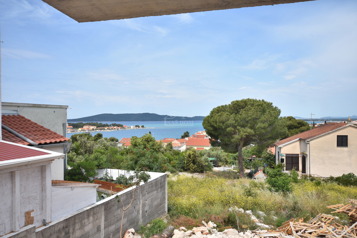 Brodarica - Stanovanje S4 z morskim razgledom, 1. nadstropje